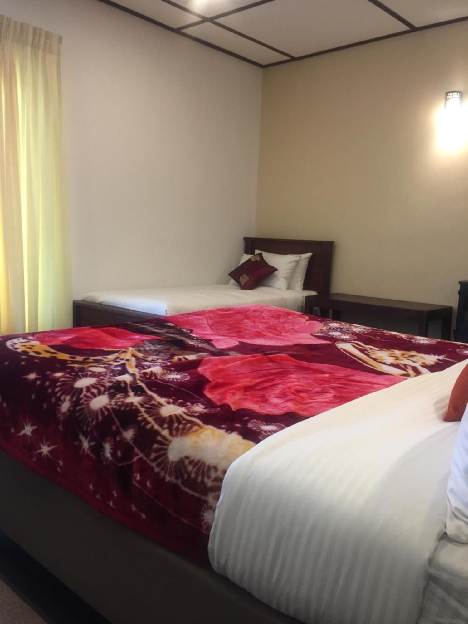 Suriya Guest Hotel Нувара Елия Екстериор снимка