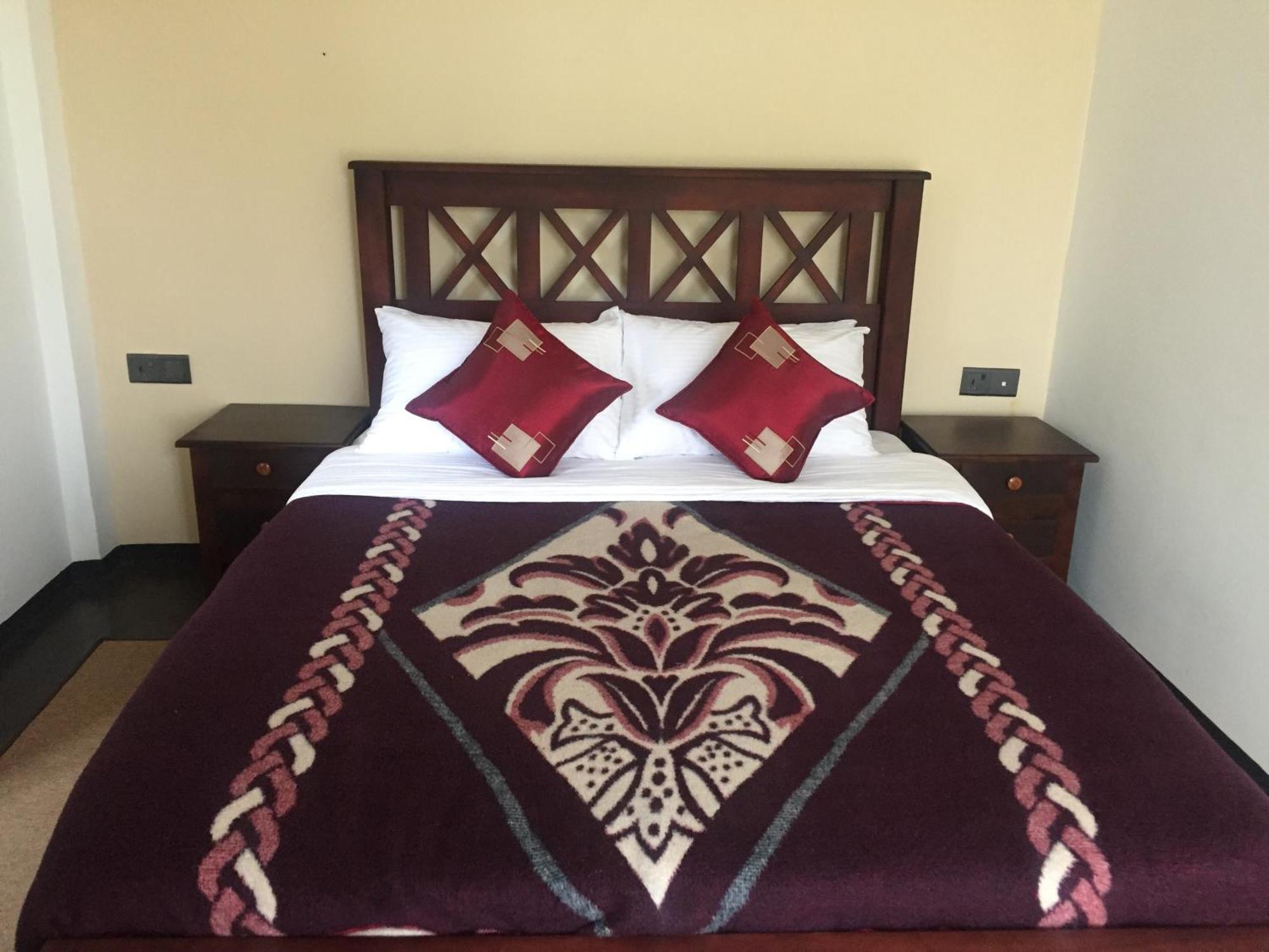 Suriya Guest Hotel Нувара Елия Екстериор снимка