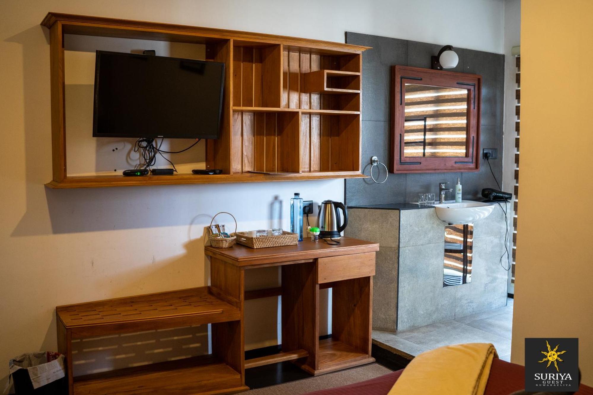 Suriya Guest Hotel Нувара Елия Екстериор снимка